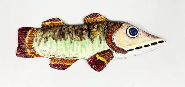 TAISTO KAASINEN. VÄGGRELIEF, i form av fisk, signerad, Upsala-Ekeby.
