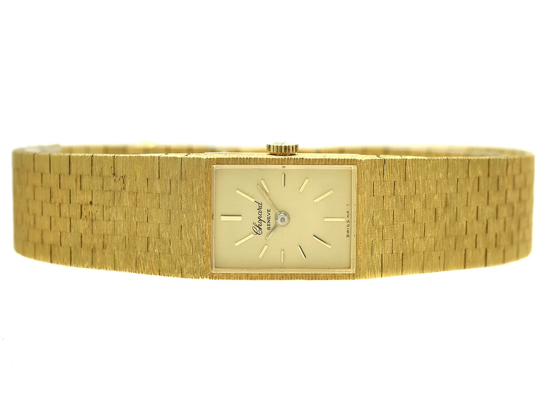 CHOPARD, Genève, Cal ETA 1677, Boett nr. 97391, damur, 15 x 20 mm, 18K guld, manuell, safirglas, skadad urtavla, integerad originallänk, längd 175-180 mm, totalvikt 46,5 gram, ca 1975, box. — Klockor/Chopard — Kaplans