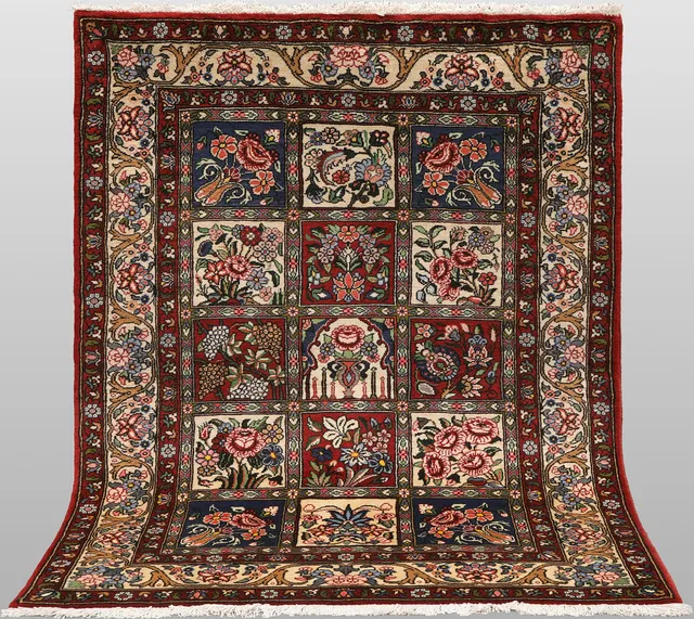 ORIENTMATTA. Baktiari trädgårdsmönstrad, 155 x 104 cm.
