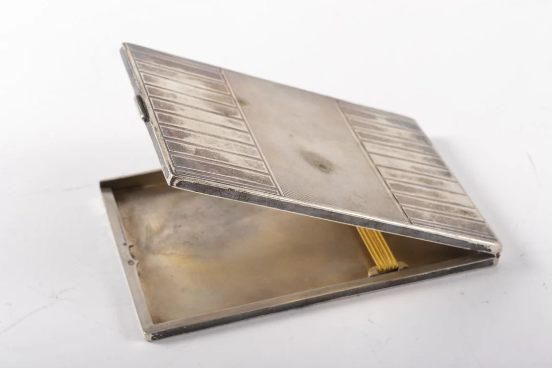 Art Deco Sølv cigaretetui — Silver, bronze, copper and pewter/Hollowware — Lauritz