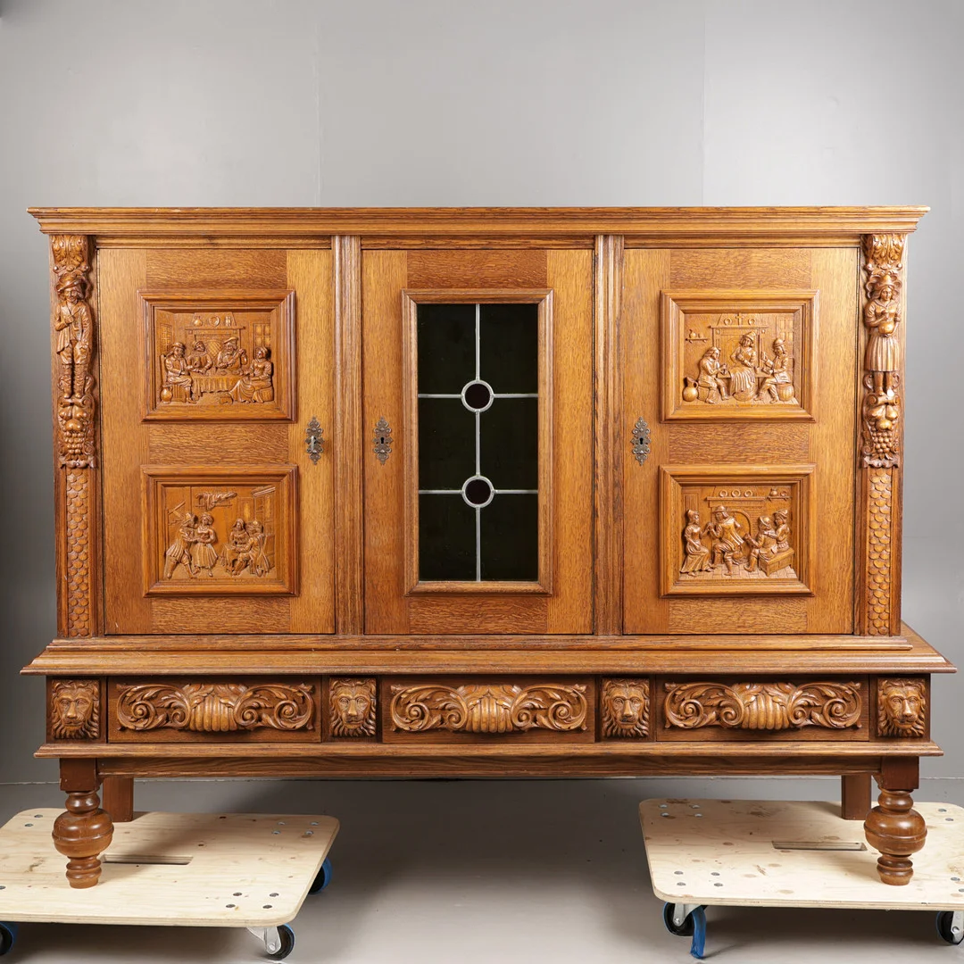 A LARGE 20TH CENTURY DUTCH OAK CUPBOARD. — Cupboards, Cabinets & Shelves — Bishop & Miller