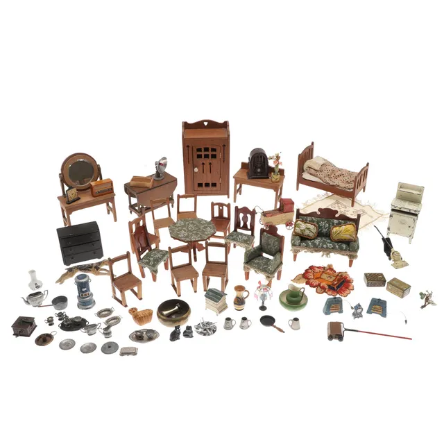 QTY OF DOLLS HOUSE FURNITURE & ACCESSORIES.