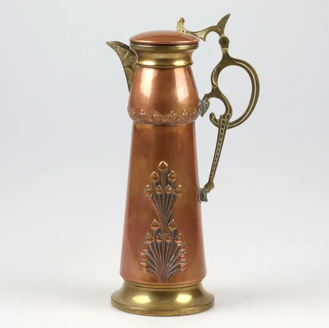 KANNA med lock, koppar, mässing, jugend, 1900-tal.