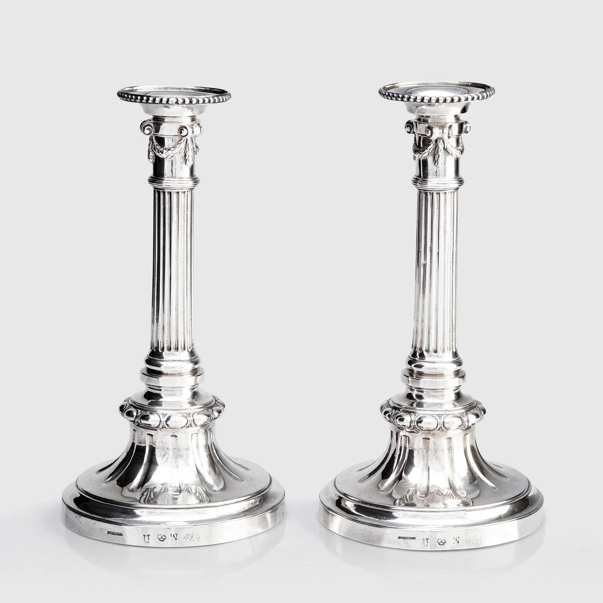 Pehr Zethelius, ljusstakar, ett par, silver, Stockholm 1779. Gustavianska. — Bukowskis
