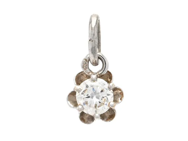 ENSTENSHÄNGE, 18K vitguld, briljantslipad diamant 0,18 ct, ca W/VS, vikt 0,6 g, diamant trasig.