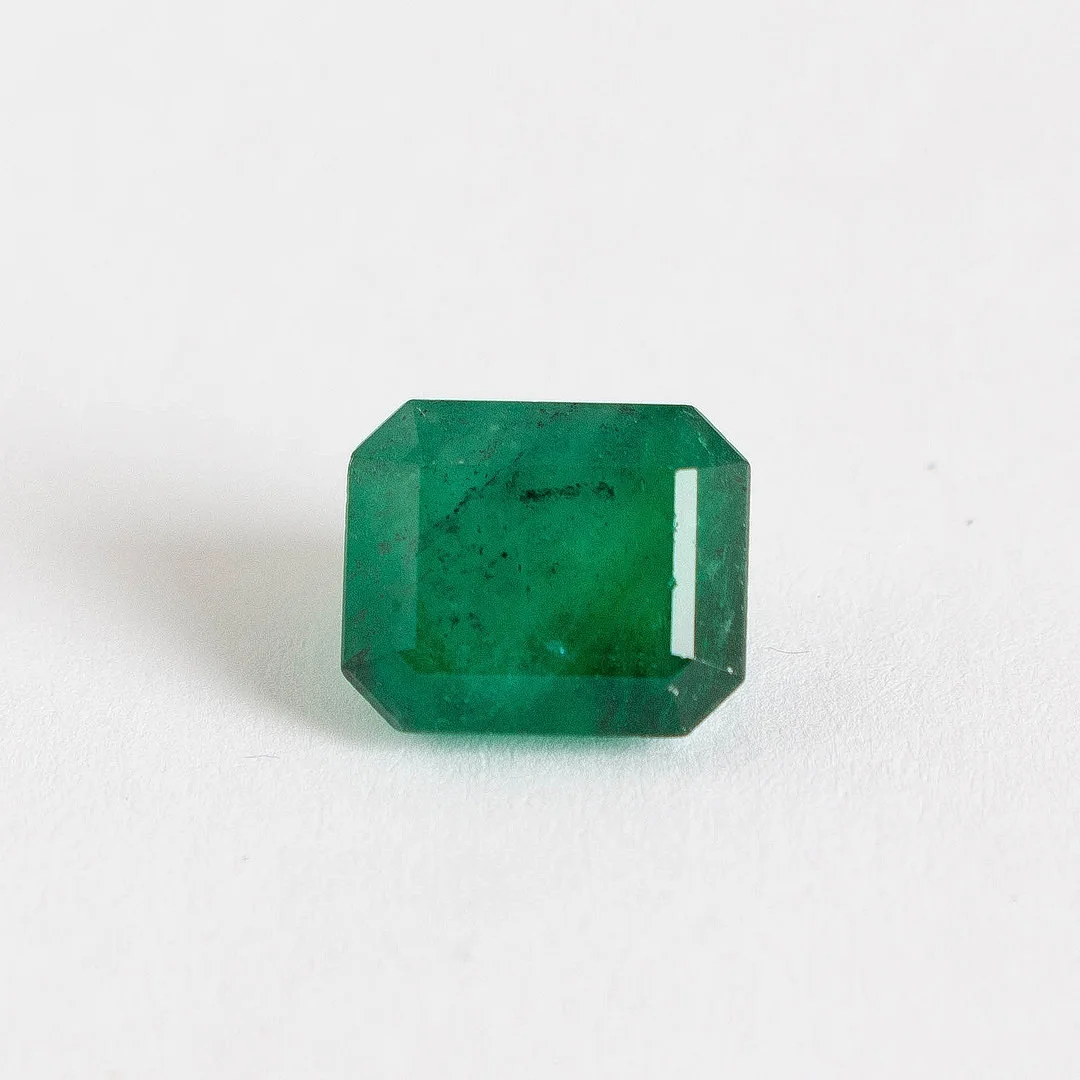 Loser Smaragd ca. 3.42 ct. — Gemstones — Stockholms Auktionsverk Hamburg