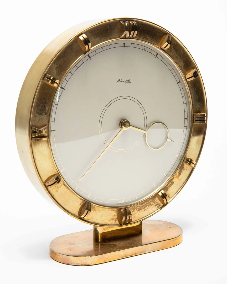 HEINRICH JOHANNES MÖLLER. Kienzle, mechanische Bauhaus / Art Deco Tischuhr (12-491). — Mantel clocks — Art and Design Auctions