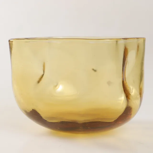 DESSERTSKÅLAR, 7 stycken, gultonat glas.