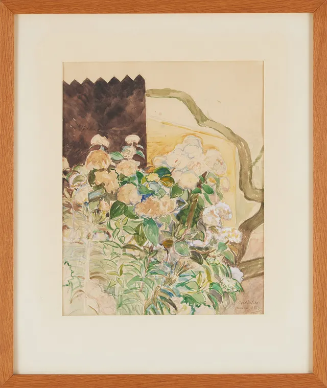 AXEL NILSSON (1889-1980). "Hortensior mot svart plank", akvarell.