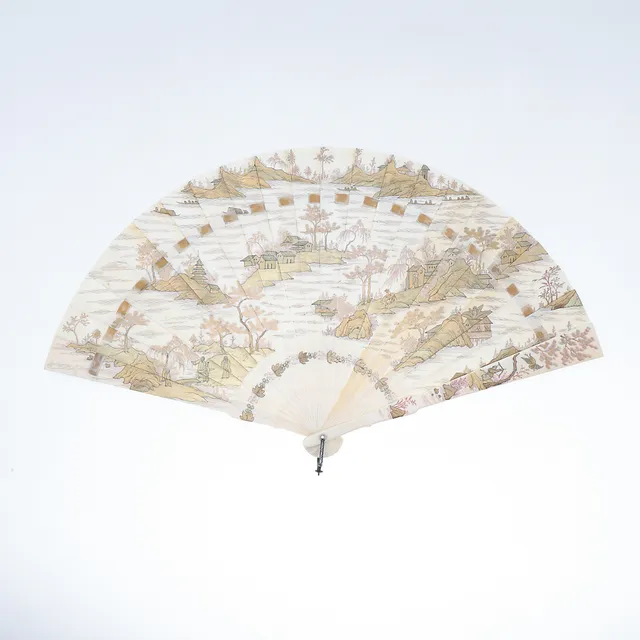 Japanese Meiji folding fan in gilt and painted ivory, early 20th Century.