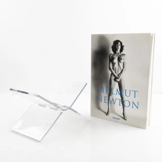HELMUT NEWTON. Bok, "Sumo" fotobok, Taschen, edited by June Newton. 2009, med bokställ i akrylplast.
