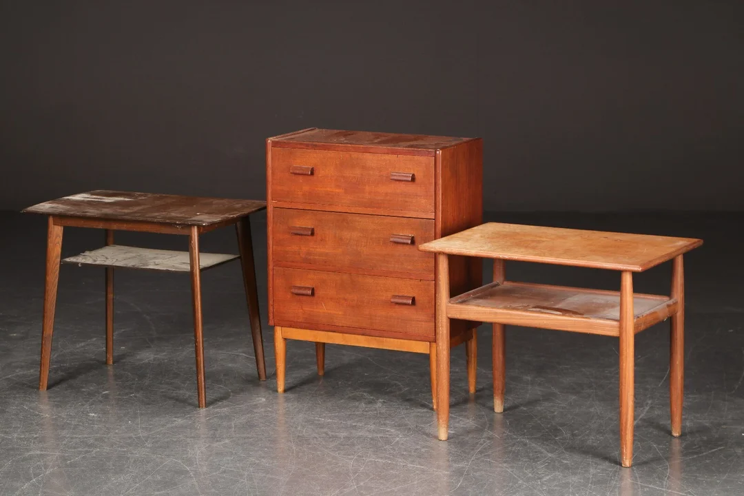 Kommode samt to sideborde, teak og mahogni, 1950-60'erne (3) — Furniture/Other furniture — Lauritz
