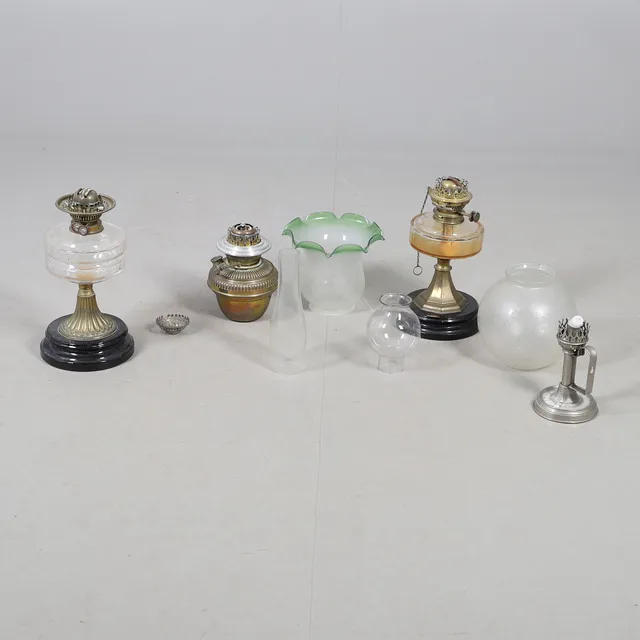 TWO VICTORIAN OIL LAMPS ETC.