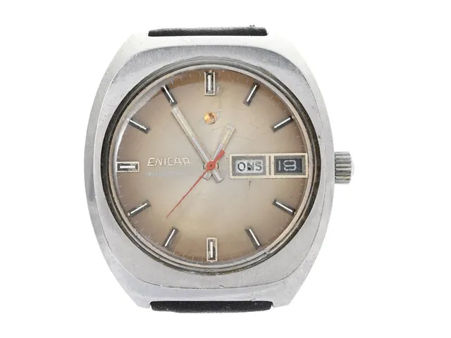 ENICAR, herrur, 37 mm, Cal A-R 167 C, Ref nr. 167-01-41, Boett nr. 2367, stål, automatisk, plexiglas, dag (svenska), datum, skadad urtavla, läderband, ca 1970.
