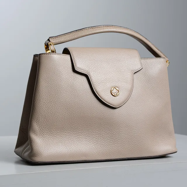 LOUIS VUITTON. "Capucines MM", handväska.