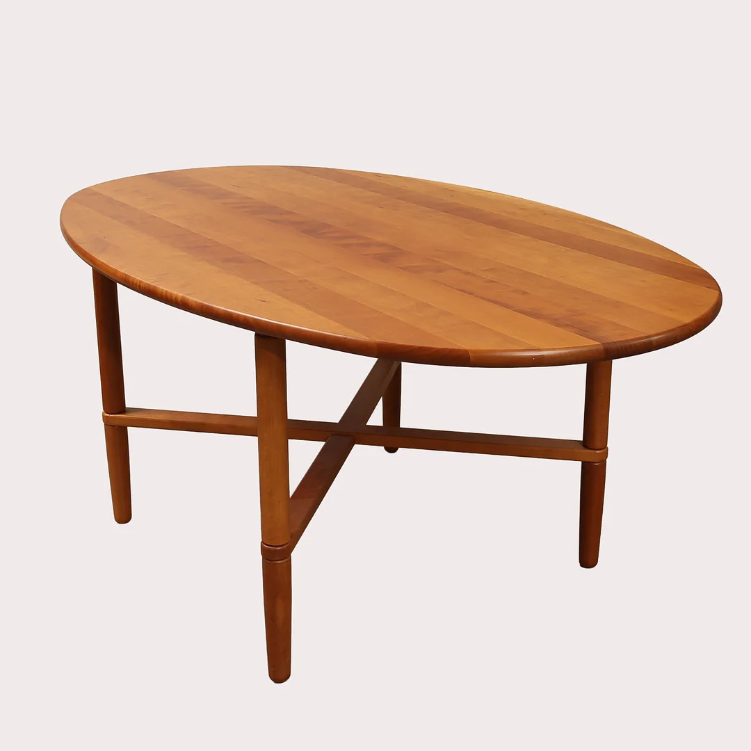 SOFFBORD. Haslev, Danmark, betsad björk, brickmärkt samt etikettmärkt Opus 6, 32/95. KP. — Coffee Tables — Limhamns Auktionsbyrå