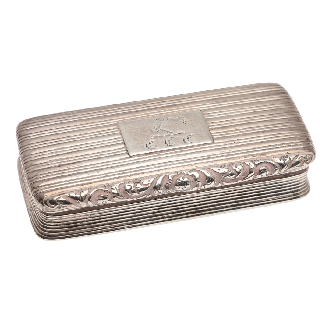 A GEORGE IV SILVER SNUFF BOX, NATHANIEL MILLS. — Silver — Lawrences Auctioneers