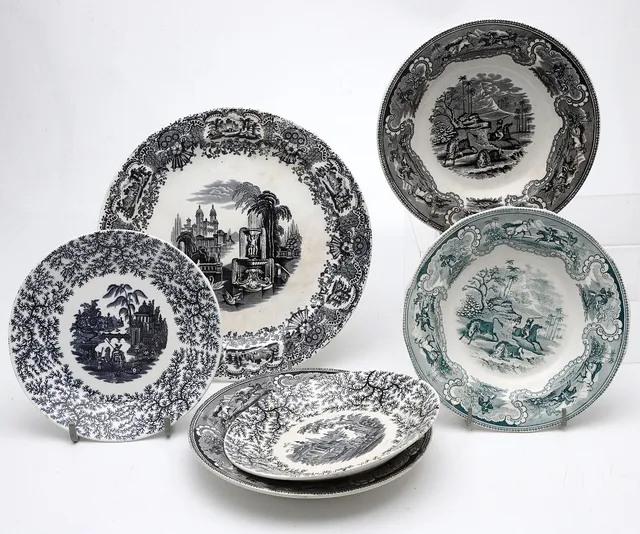 Six dishes in Pickman and Cartagena Factory patterned earthenware, second half of the 19th Century.