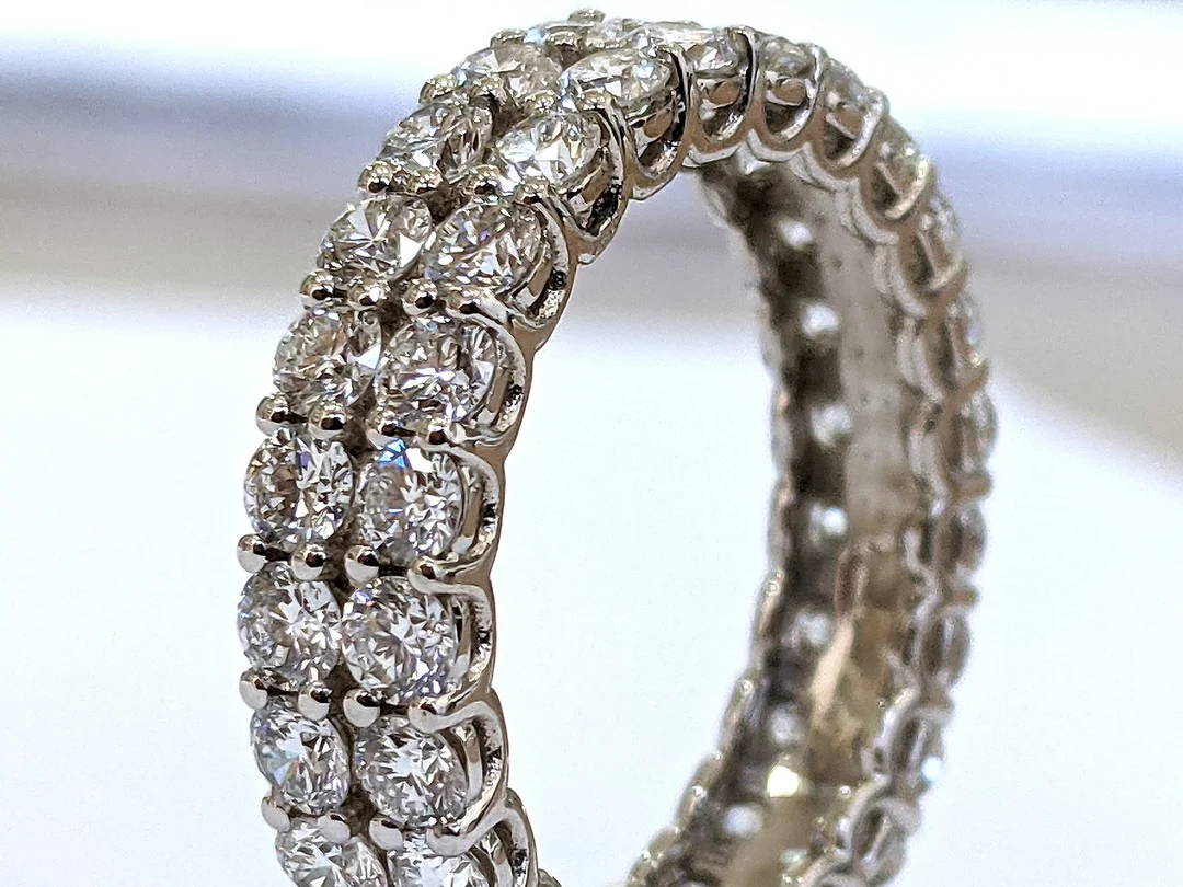 Wedding ring with lab-created brilliant-cut diamonds, total 3.60 ct. IGI certificate. — Jewellery/Rings — Lauritz