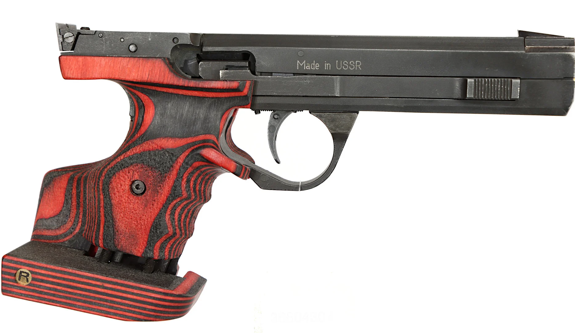 PISTOL, ryskt, Halvautomatisk, fabrikat Vostok, modell IJ35, kaliber .22LR, tillv.nr 903413, se-nr SE0663582. — Pistols — Walter Borg