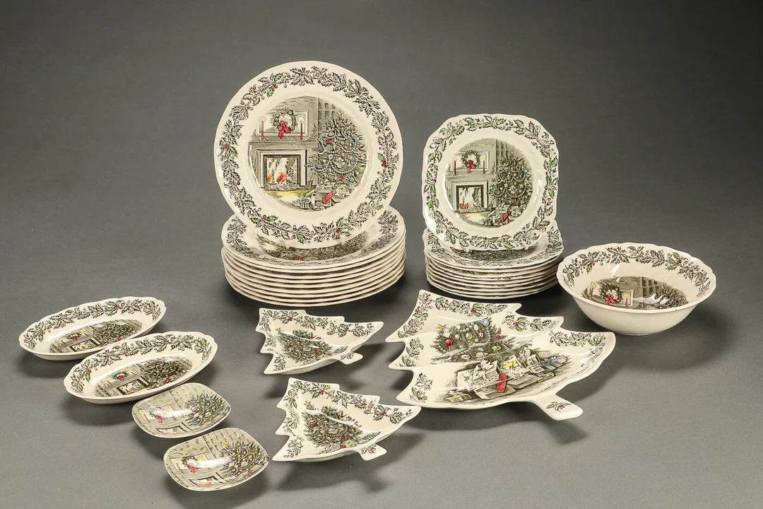 Johnson Bros. Merry Christmas juleservice (28) — Glass, porcelain and ceramics/Dinnerware, tea sets, coffee sets — Lauritz