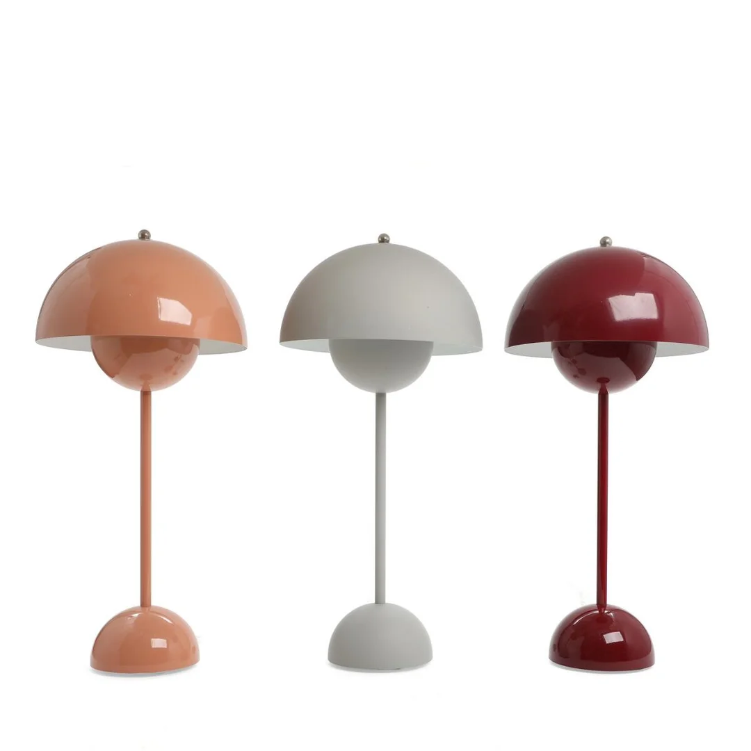 Three Flowerpot table lamps in painted metal. Manufactured by &Tradition. H. 48 cm. (3) — Modern Lighting — Bruun Rasmussen