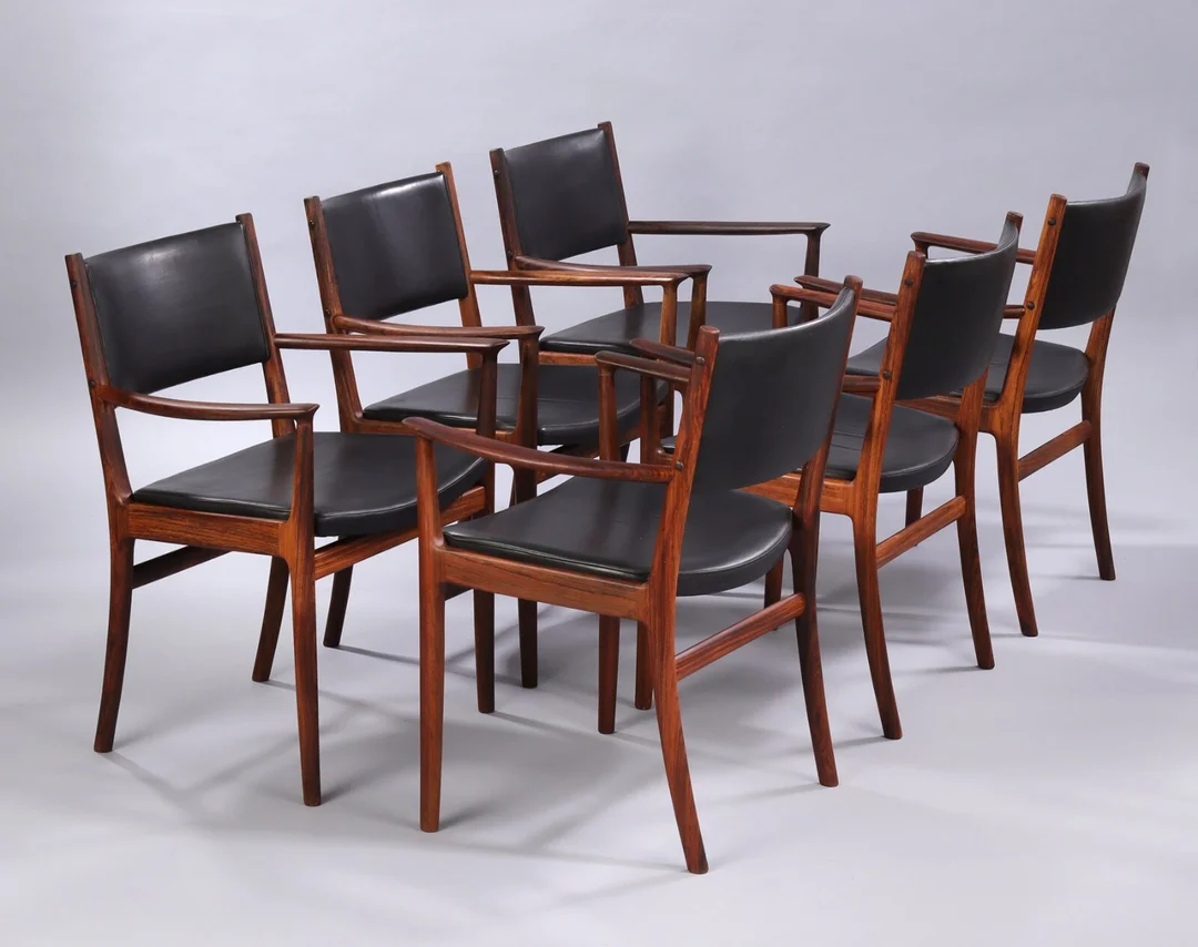 Kai Lyngfeldt Larsen. Six armchairs in rosewood, black leather (6) — Furniture/Chairs — Lauritz