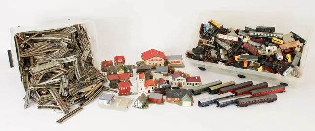 Collection Märklin and others. Wagons, Rails etc.