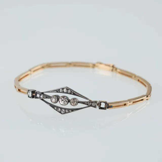 DIAMANTARMBAND, 56 guld, gammalslipade diamanter, Sankt Petersburg, tidigt 1900-tal.