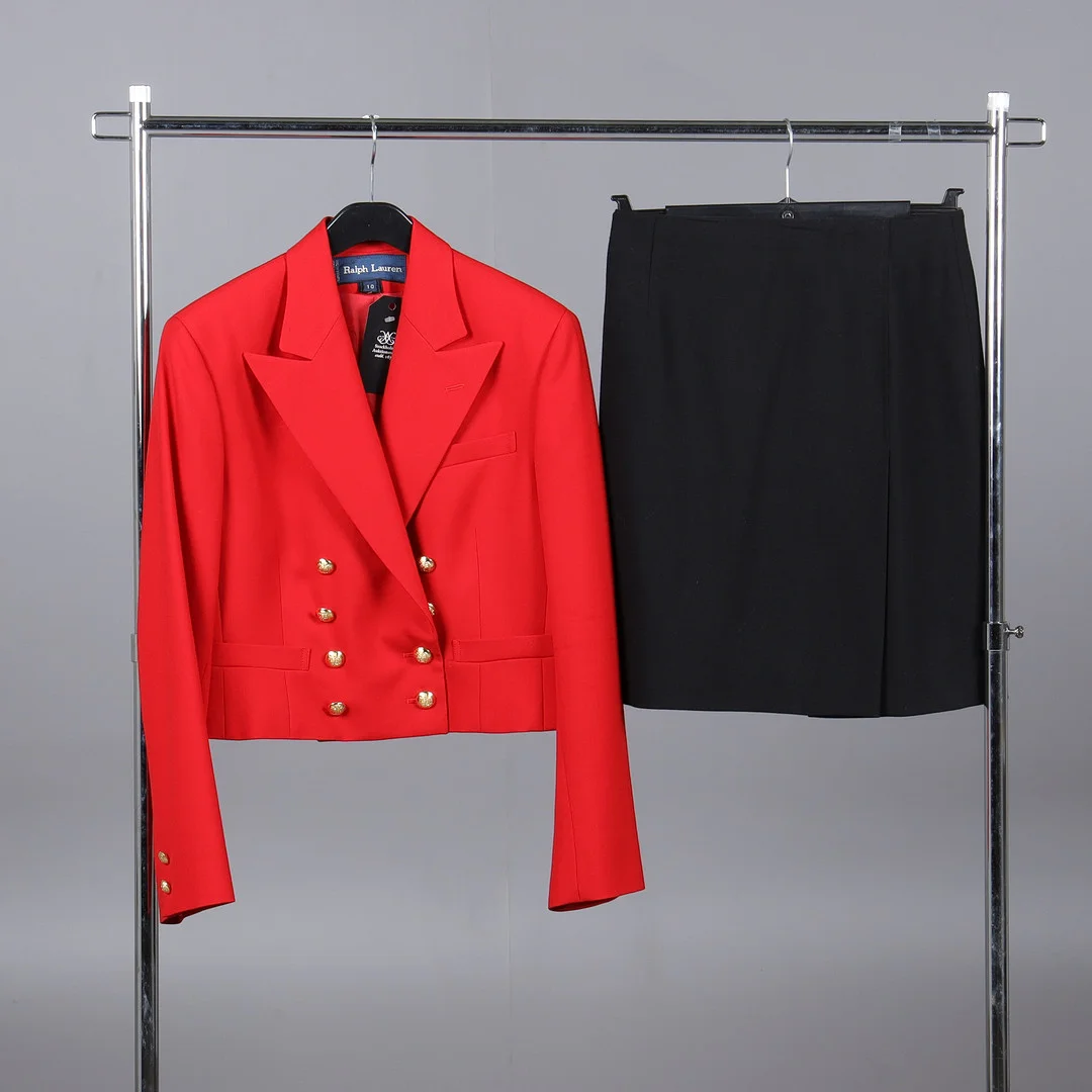 RALPH LAUREN, Kavaj samt kjol. — Vintage & Designer Fashion — Stockholms Auktionsverk Helsingborg