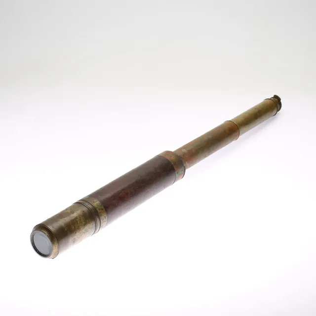 TELESKOPKIKARE, mässing och trä, 1800-/1900-tal.