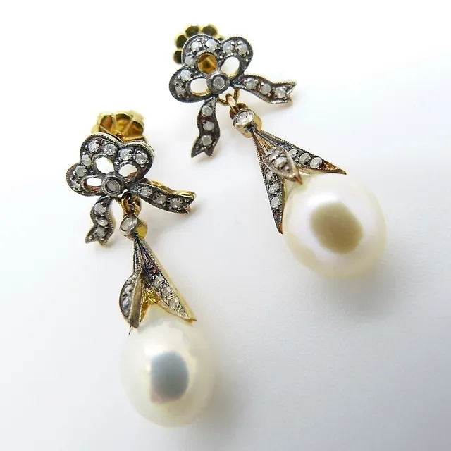 CULTURED PEARL & DIAMOND EARRINGS.