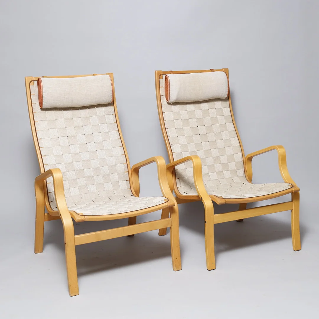 FINN ØSTERGAARD. Par 'Albert' stole, bøg, canvas. (2). — Armchairs & Chairs — Palsgaard Kunstauktioner