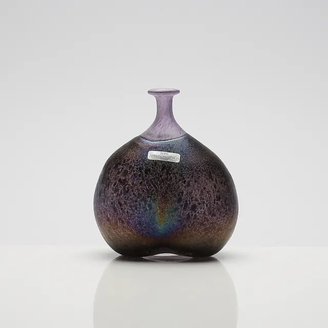 BERTIL VALLIEN. vas, glas, artist coll, Kosta Boda, signerad.