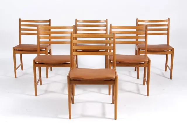 Kai Lyngfeldt Larsen. Six chairs, oak and leather (6)