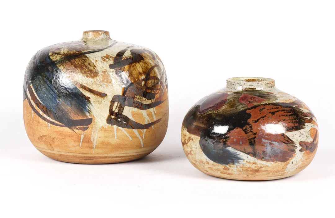 Conny Walther. To baluster vases of glazed stoneware (2) — Glass, porcelain and ceramics/Vases, bowls, dishes — Lauritz