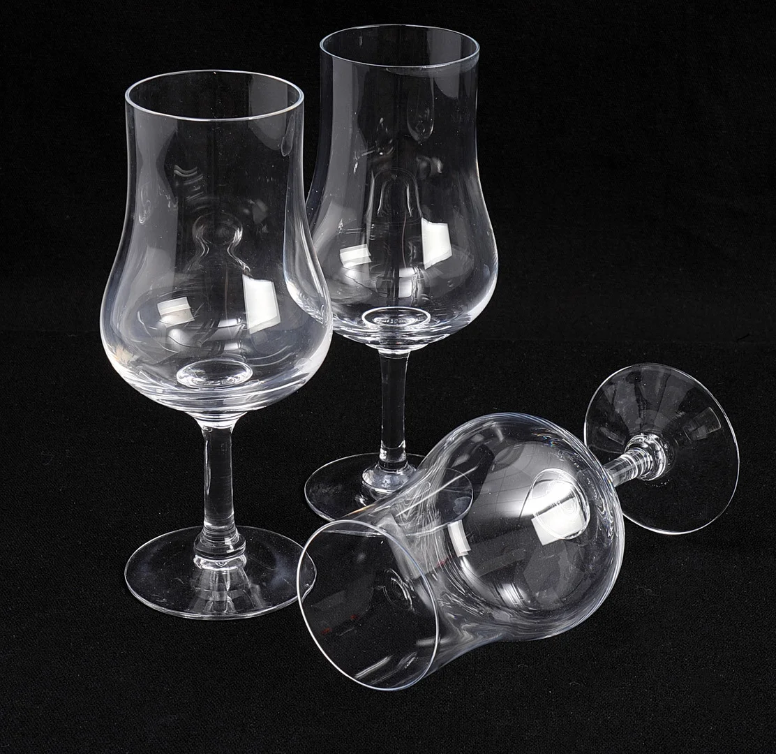 GUNNAR CYRÉN. ''Elixir'' vinprovarglas, 12 st, klar glasmassa, Orrefors. — Tableware — Crafoord Auktioner Stockholm