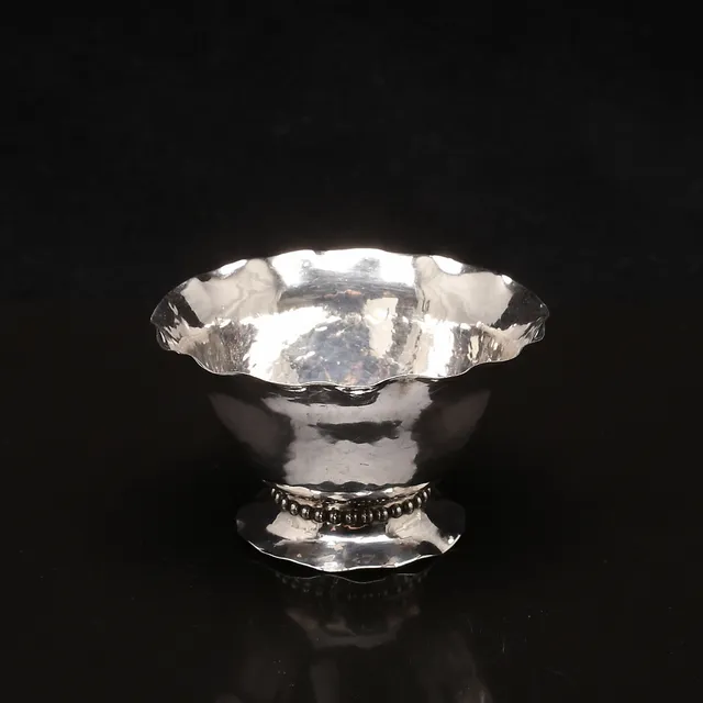 SKÅL i silver, C G Hallberg, 1947, vikt 31 gram.