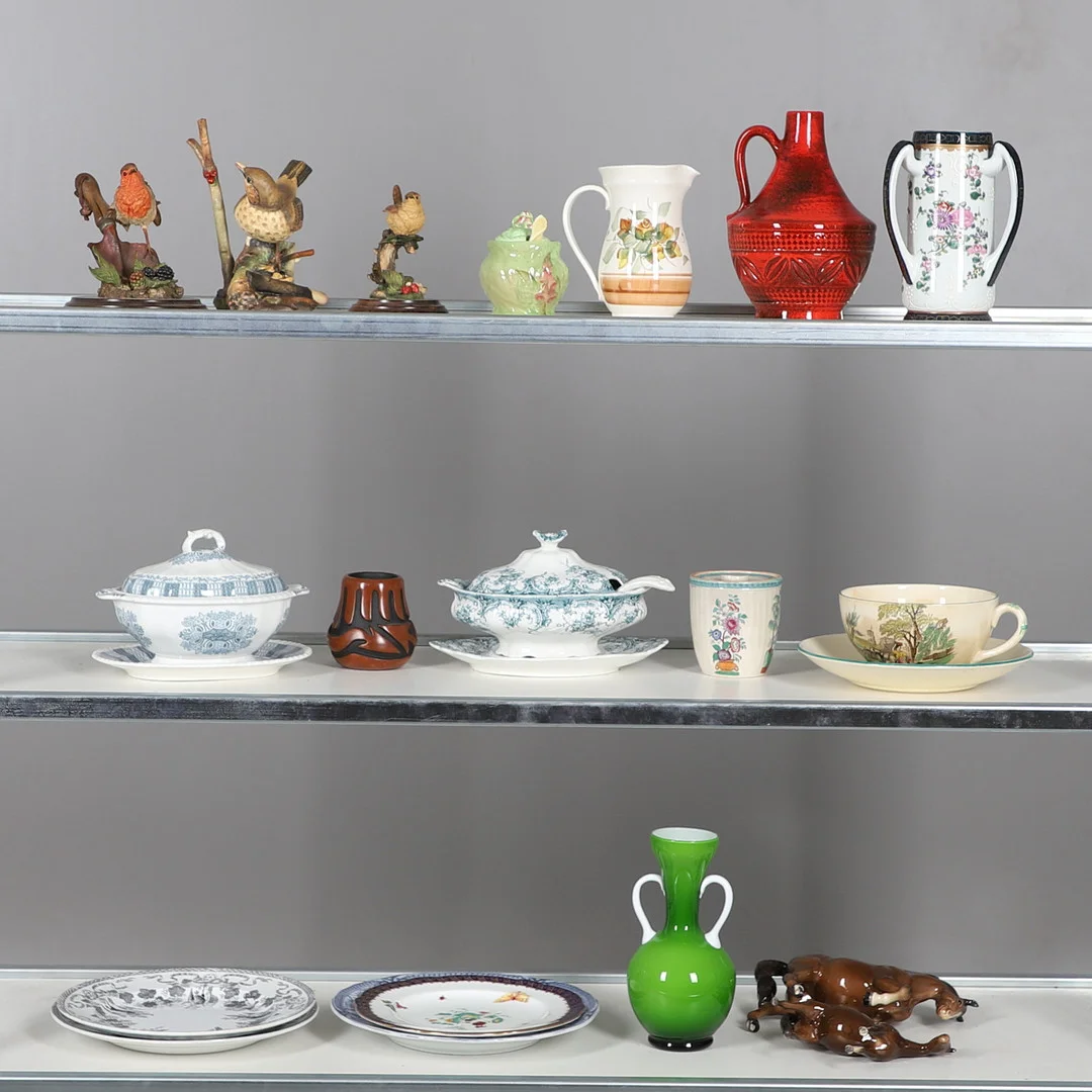 A QUANTITY OF ENGLISH AND EUROPEAN POTTERY AND PORCELAIN. — European — Lawrences Auctioneers