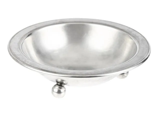 W.A. BOLIN, skål, silver, på 3 kulfötter, Stockholm 1936, höjd 35 mm, diameter 125 mm, vikt 108,0 g.