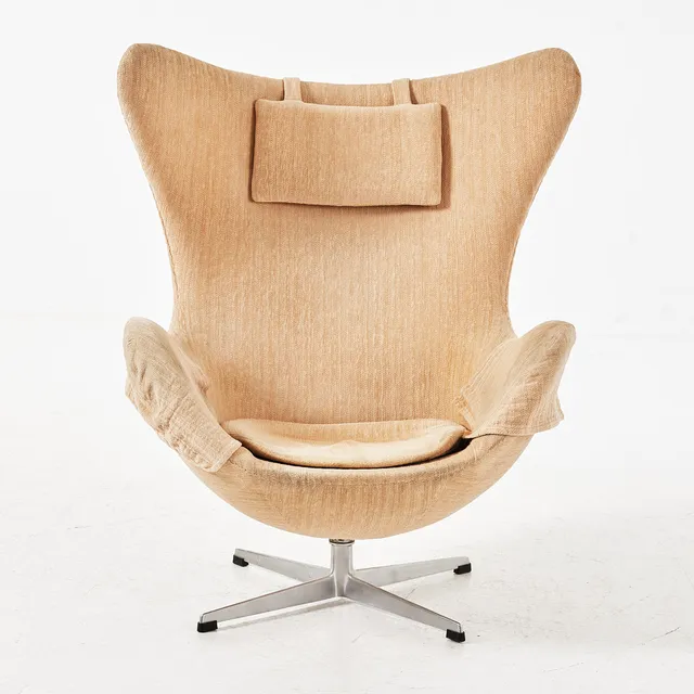 ARNE JACOBSEN. "Ägget", fåtölj, Fritz Hansen, Danmark, designår 1958.
