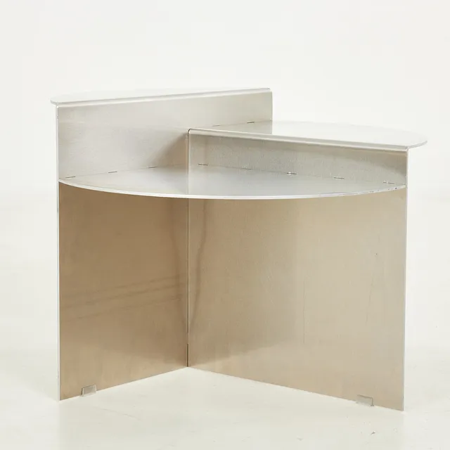JONAS TRAMPEDACH. Sidobord, Rivet, aluminium, samtida, märkt.