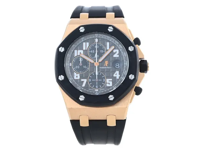 AUDEMARS PIGUET, Royal Oak, Offshore, "Tachymeter", Cal 3126/3840, Serie nr. 878749(8), Ref nr. 26178OK.OO.D002CA.01, Boett nr, H95970-0103, kronograf, herrur, 42 mm, 18K rosa guld/gummi, automatisk, safirglas, datum, integrerat gummiband, viklås i 18K rosa guld, cert, juni 2013, box, ytterkartong.