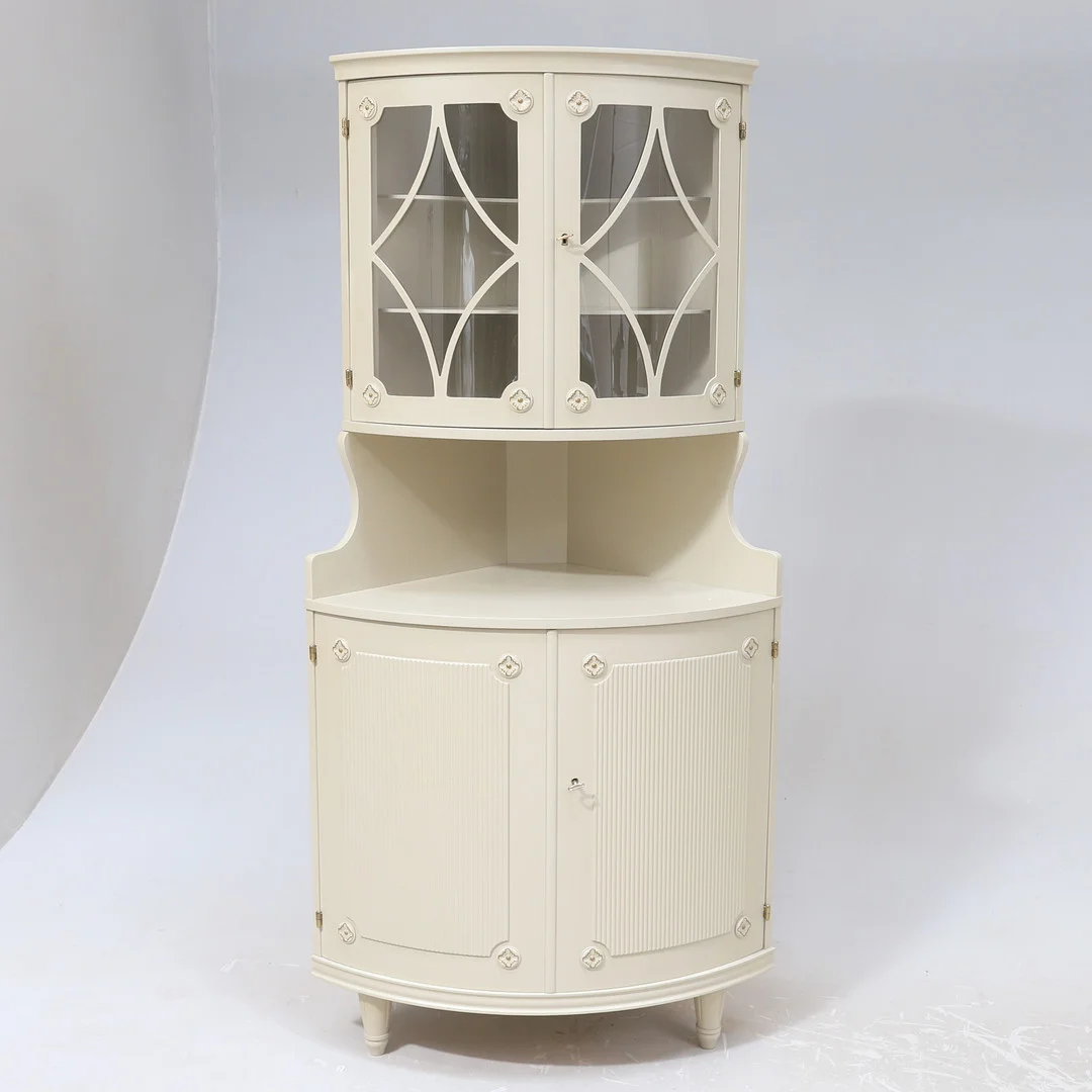 HÖRNSKÅP, gustaviansk stil, 1900-talets andra hälft. — Cupboards, Cabinets & Shelves — Gomér & Andersson Nyköping