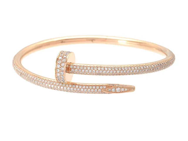 CARTIER, armband, Juste un Clou, 18K roséguld, 376 briljantslipade diamanter 2,26 ctv, serienr KSU891, stl 16, vikt 29,1 g, certifikat, reseetui och originaletui som saknar insatskudde.