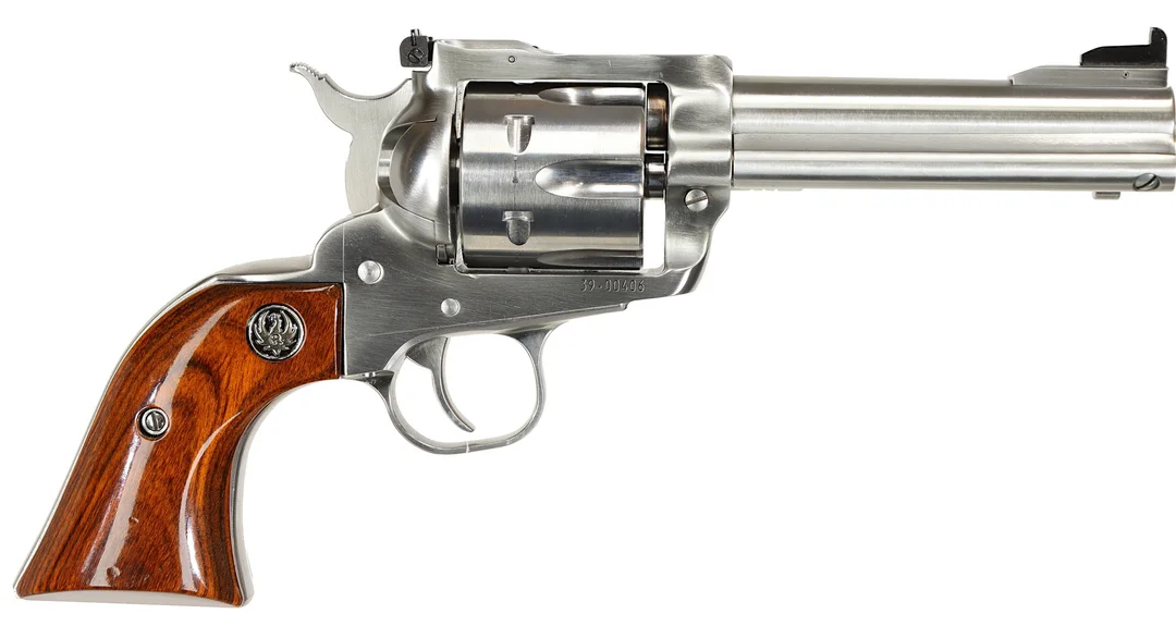 REVOLVER, fabrikat Ruger, modell New Model Blackhawk, kaliber .357 Magnum, tillv.nr 39-00406, se-nr 3766315. — Revolvers — Walter Borg