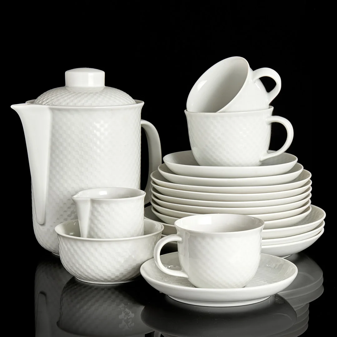 SIGNE PERSSON-MELIN. Te- och kaffeservis, 28 delar, "Chess", Boda Nova, porslin. — Tableware — Crafoord Auktioner Stockholm