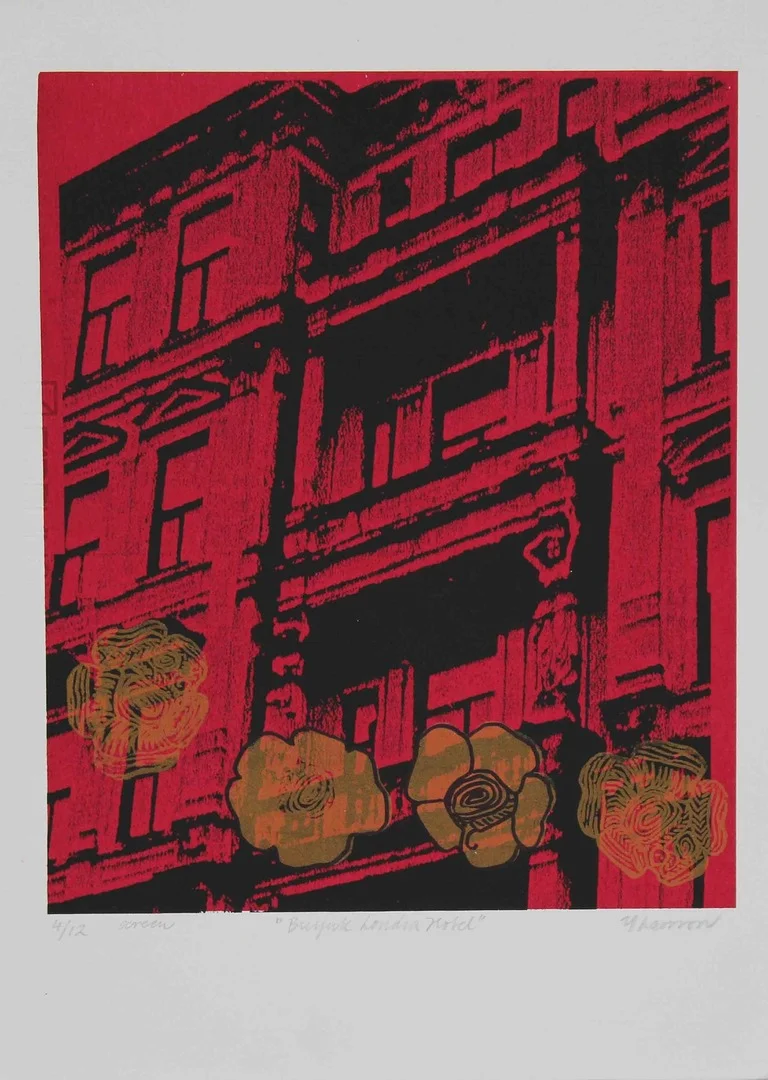 YVONNE LARSSON. "Buyuk Londra Hotel". Sceentryck. Signerad Y Larsson. 4/12. — Engravings & Prints — Garpenhus Auktioner