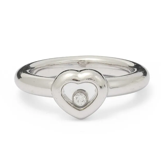 A “Happy Diamonds Icon” diamond ring set with a movable brilliant-cut diamond weighing app. 0.05 ct., mounted in 18k white gold. Serial no. 82/2883–20 9624658. Weight app. 7.5 g. W. 7 mm. Size 52.