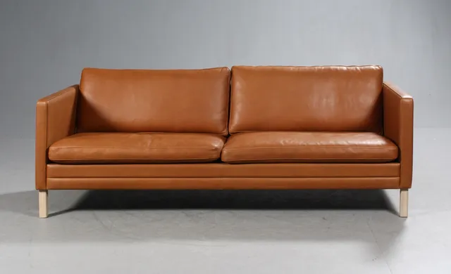 Mogens Hansen. Three-seater sofa model 2614/3, cognac-coloured